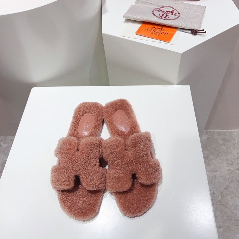 H**mes slippers